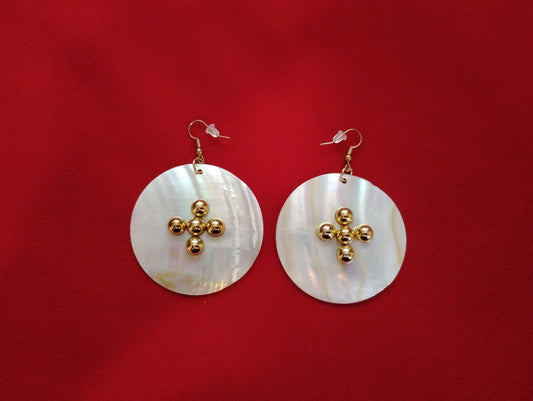 Mother of Pearl Shell Circle Earrings